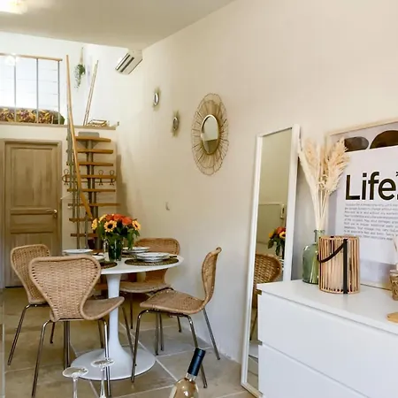 Charming In Old Daire Antibes