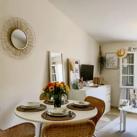 Charming In Old * Αντίμπ